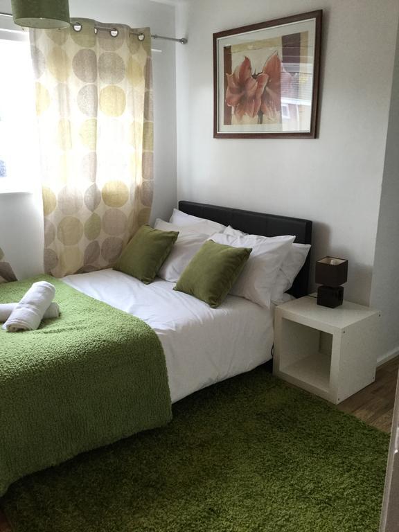 Вилла 4 Bed House Next To Basildon Town Centre Экстерьер фото