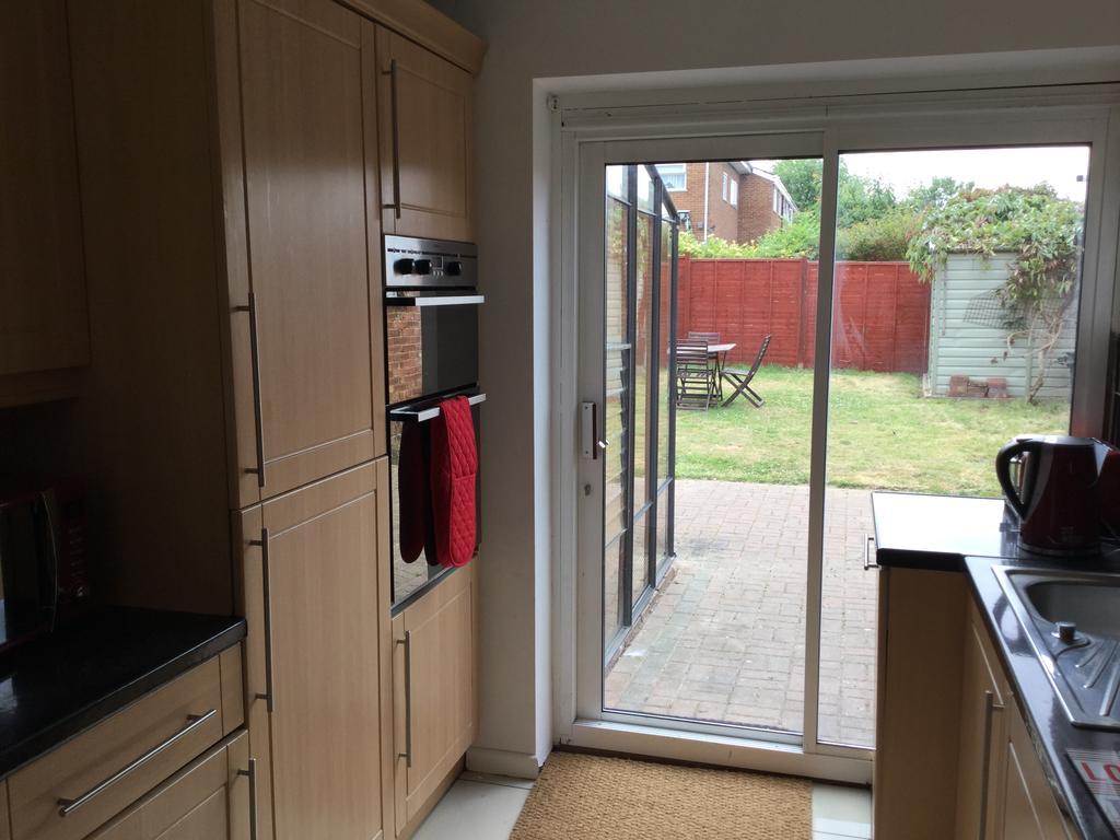 Вилла 4 Bed House Next To Basildon Town Centre Экстерьер фото