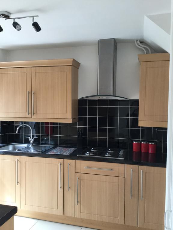 Вилла 4 Bed House Next To Basildon Town Centre Экстерьер фото