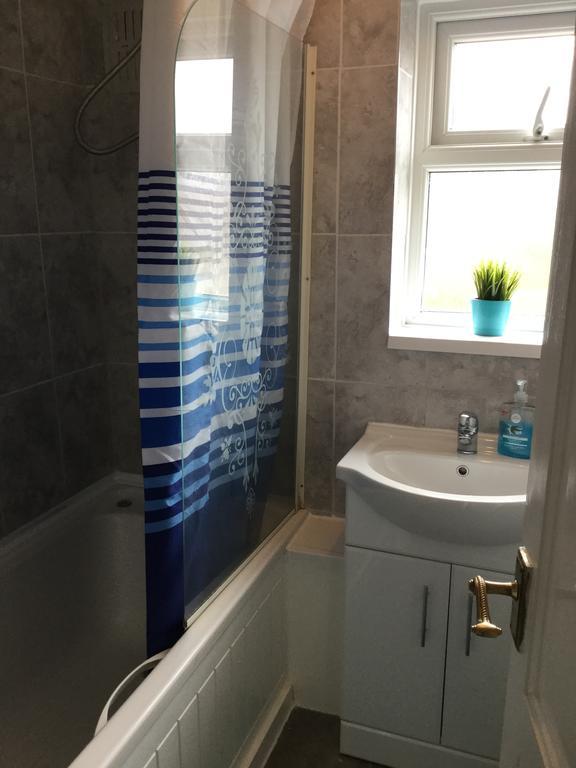 Вилла 4 Bed House Next To Basildon Town Centre Экстерьер фото