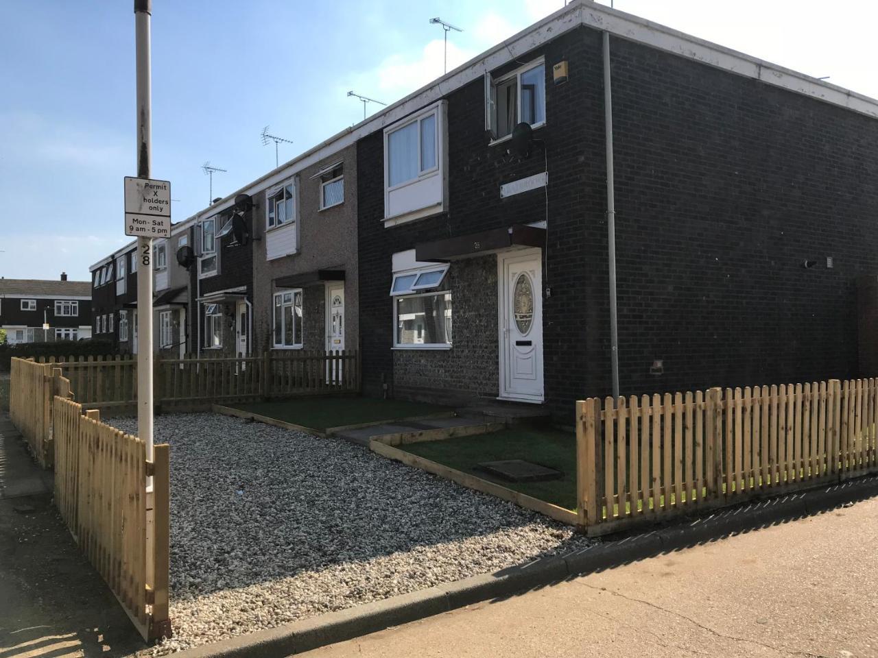 Вилла 4 Bed House Next To Basildon Town Centre Экстерьер фото